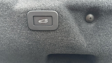 Jaguar XE 2.0 D200 R-Dynamic SE Black 4dr Auto Diesel Saloon